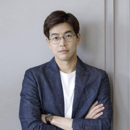 With Lee Sang-yoon