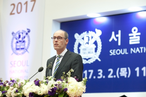 President of Free University of Berlin Gave SNU' Matriculation Speech
