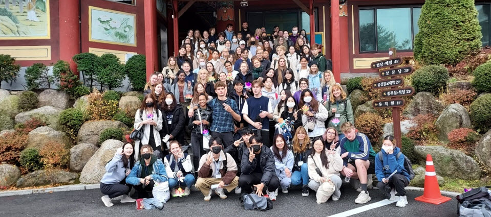 Temple Stay (Source: SNU Buddy operations team)